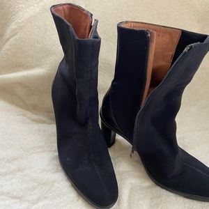 ANKLE BOOTS